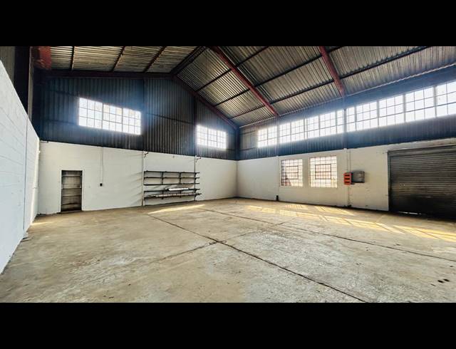 350M² WAREHOUSE TO LET IN ROODEPOORT CENTRAL